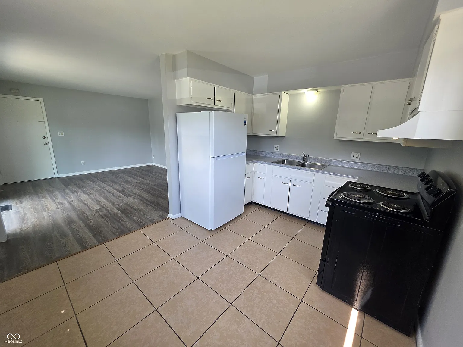2 bed, 1.0 bath, 792 sqft, $1,025 — Photo 4
