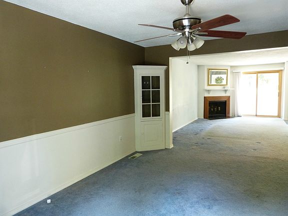 Gorgeous dining room