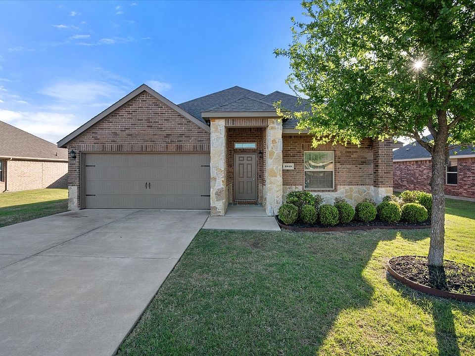1st image of 1545 Meadowlake Dr