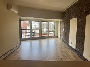 191 College St #305, Burlington, VT 05401