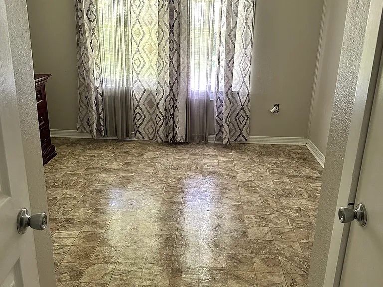 236 Green Acres Rd — Photo 4