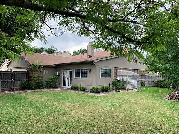 2nd image of 2022 Valley Creek Dr