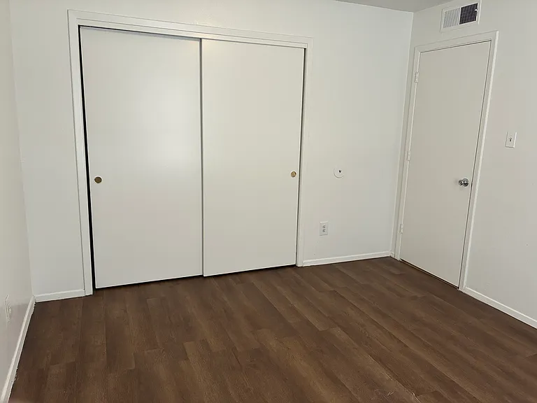 Quality 2 Bed / 1 Bath Apts - Close to I-25, UNM, and KAFB — Photo 38