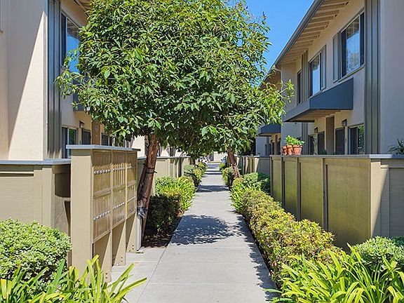 3rd image of 502 Orange Ave APT 19