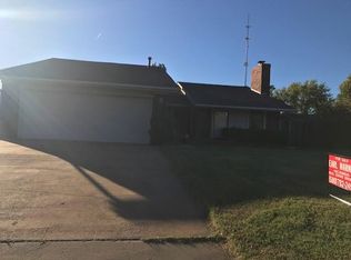1631 Crestview Dr, Cordell, OK 73632