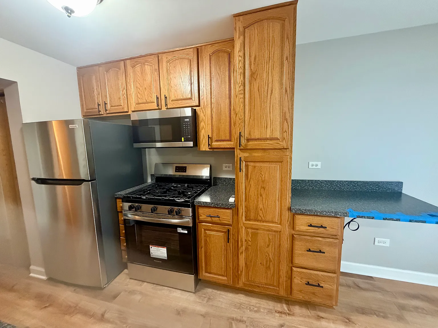 2 bed, 1.5 bath, 1200 sqft, $2,200 — Photo 4
