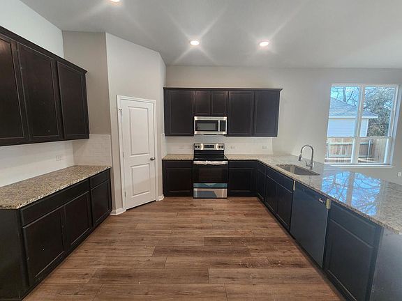 4th image of 9821 Kensley Rose Dr