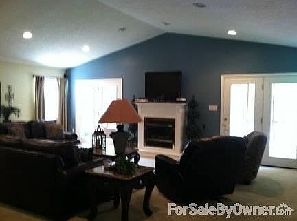 4th image of 233 Walden Ln