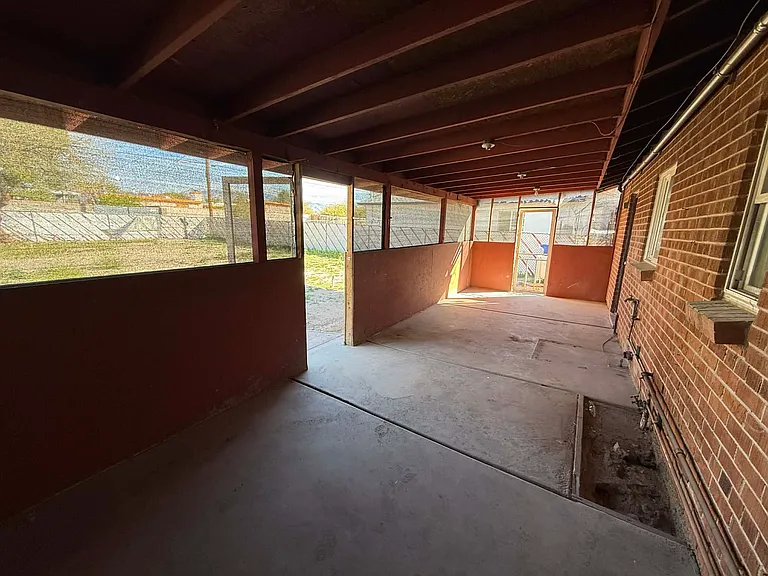333 E Linden St — Photo 22