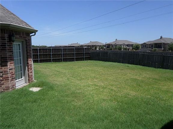 3rd image of 871 Twin Buttes Dr