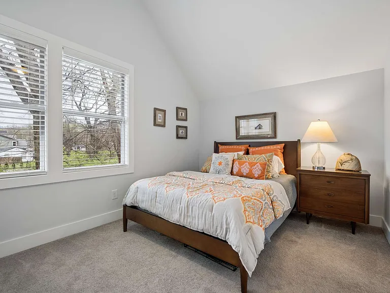 1125 Chester Ave #11 — Photo 20
