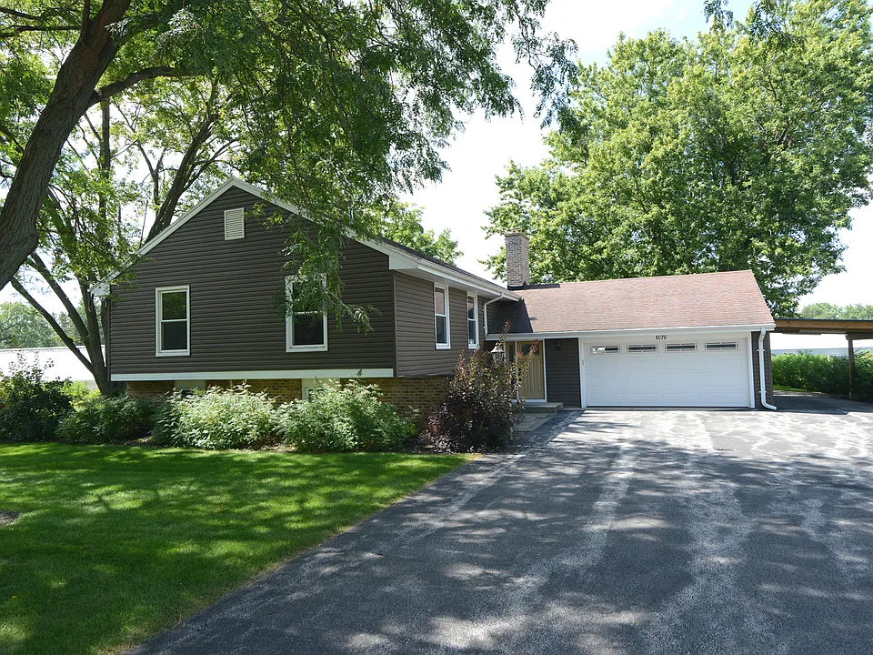 1070 Center Dr
