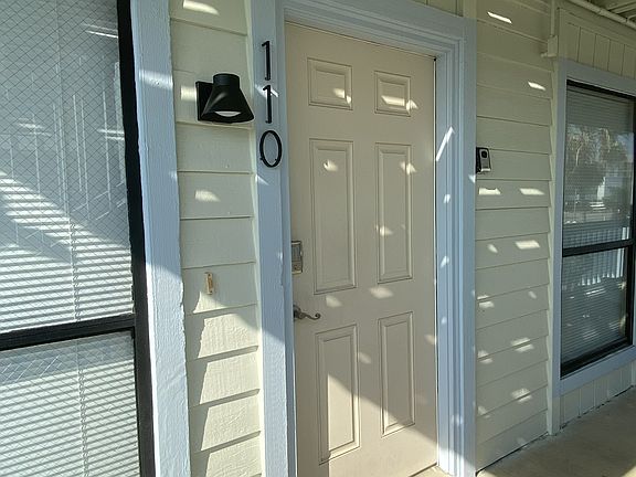 4th image of 920 W Lagoon Ave #A110