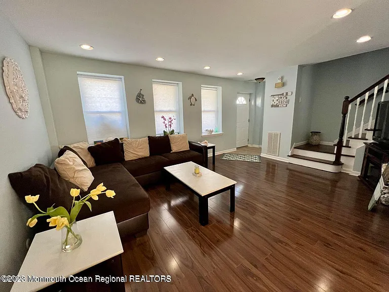 99 McCabe Ave #4 — Photo 5