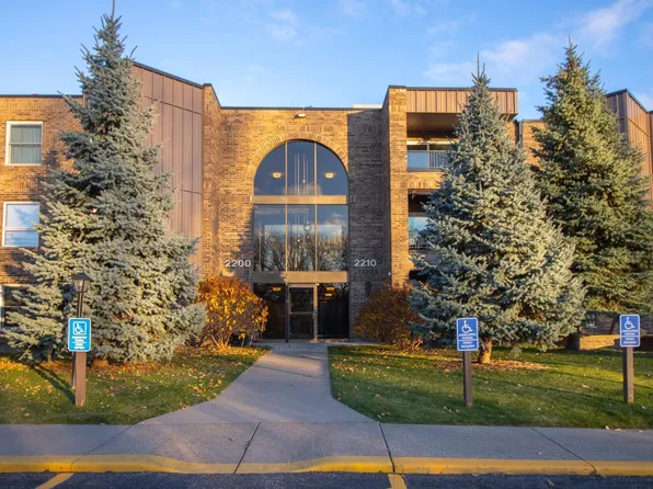 2210 Midland Grove Rd APT 108, Roseville, MN 55113