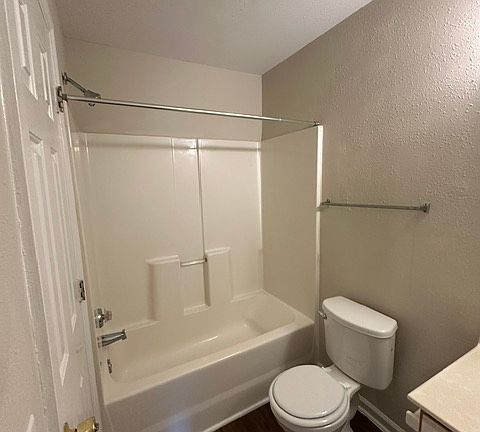 4th image of 131 N Wheeless Dr #L