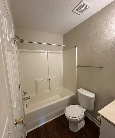 131 N Wheeless Dr #L — Photo 4