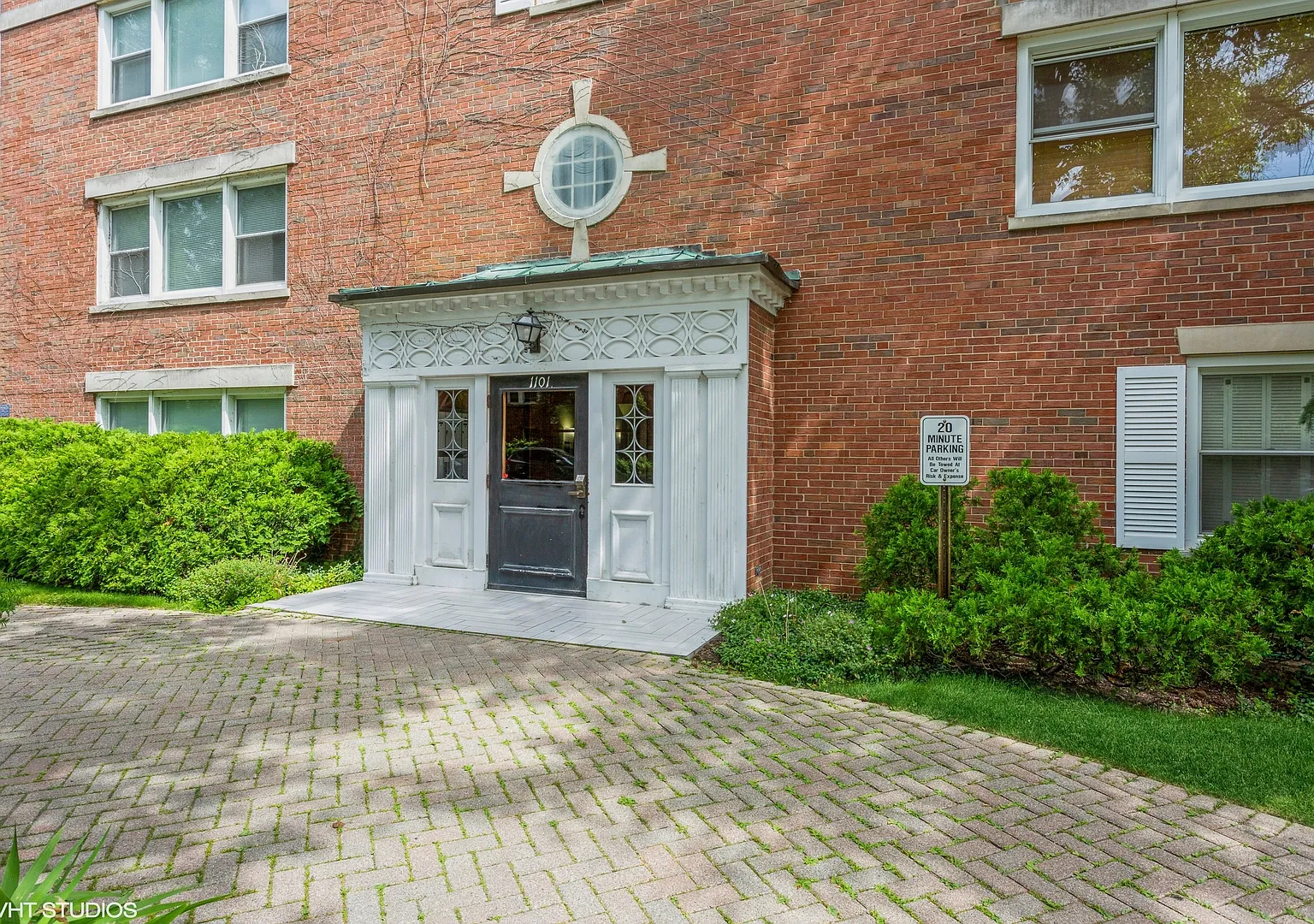 2 bed, 1250 sqft, $2,490 — Photo 3