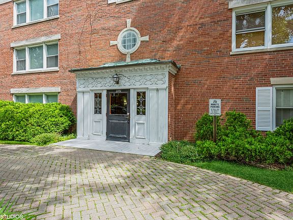 3rd image of 1101 Grove St APT 4A