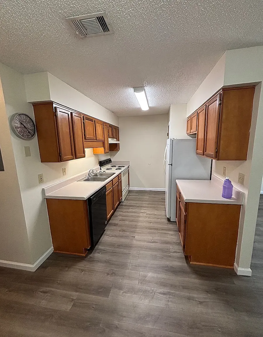 1 bed, 725 sqft, $1,045 — Photo 3