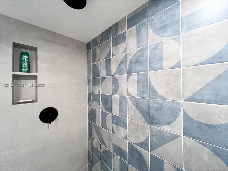 5100 N Ocean Blvd #503 — Photo 37