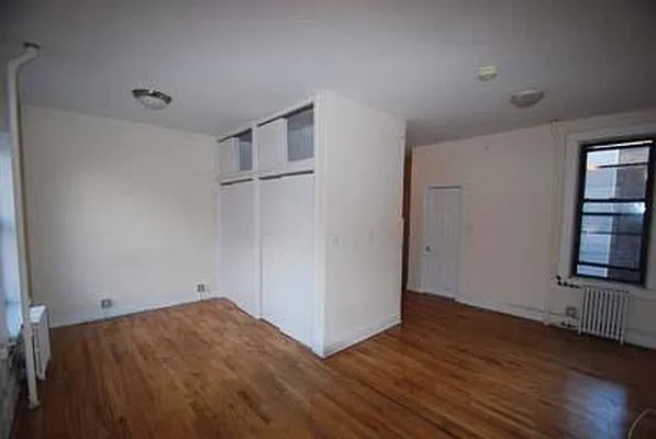 Rented by Buchbinder & Warren | media 6