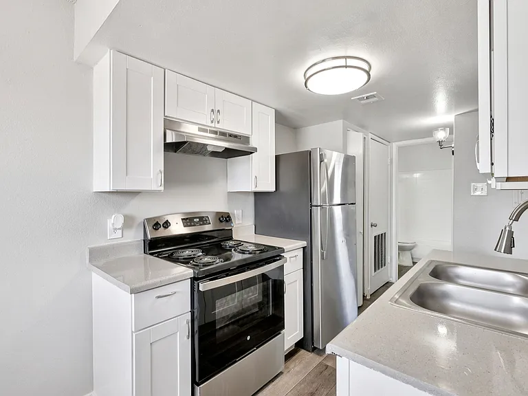 Mariposa Flats — Photo 42