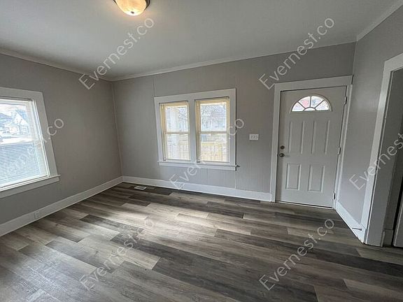 5th image of 847 Woodsdale Ave
