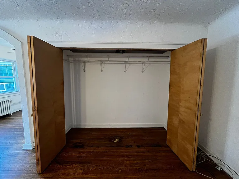 King Edward Annex Apartments — Photo 20