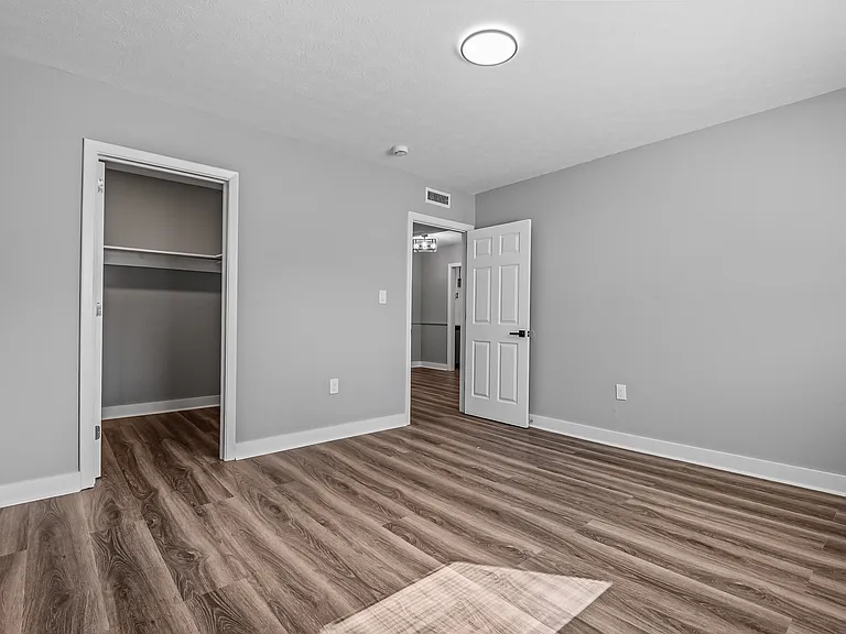 Serenity Place Central — Photo 32