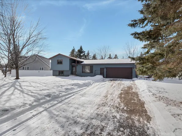 831 Cummings Ln, Saint Cloud, MN 56301