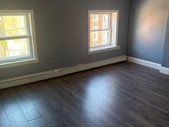 4th image of 826 W 6th St