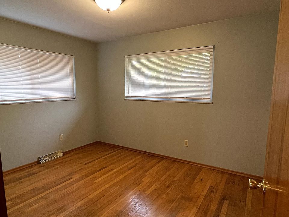 1st image of 3521 Valleywood Dr