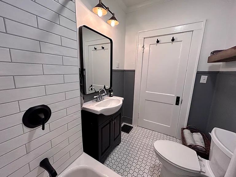 1006 Garnett Ave — Photo 12