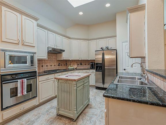 5th image of 4607 Hearthstone Dr