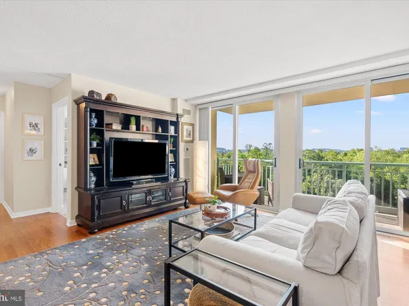 501 Slaters Ln APT 611, Alexandria, VA 22314