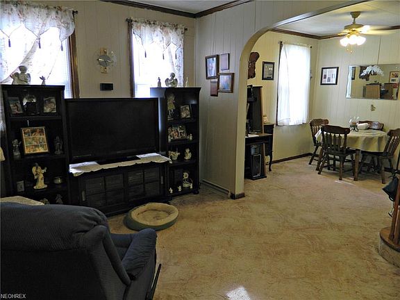 4th image of 321 Carolina Ave