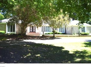 37 Redfern Dr, Youngstown, OH
