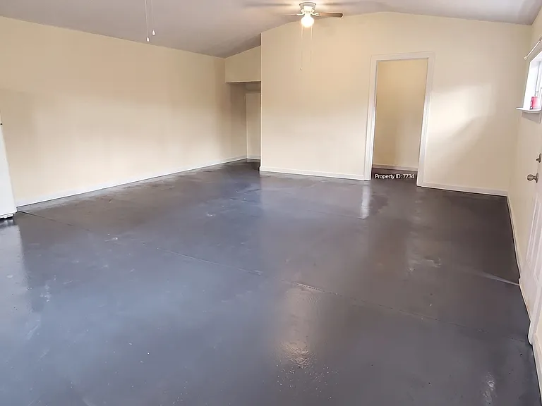 103 Englewood Dr #2 — Photo 3