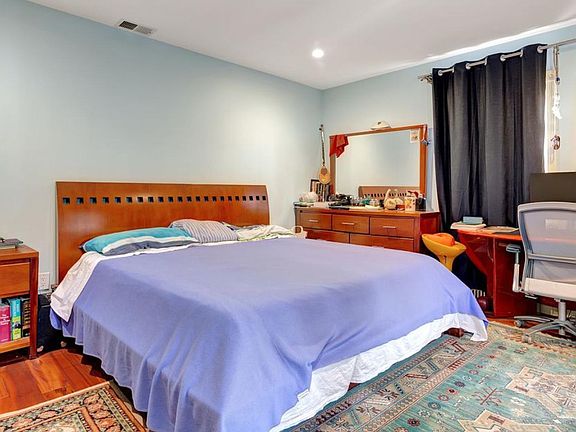 4th image of 760 Florence Pl #1