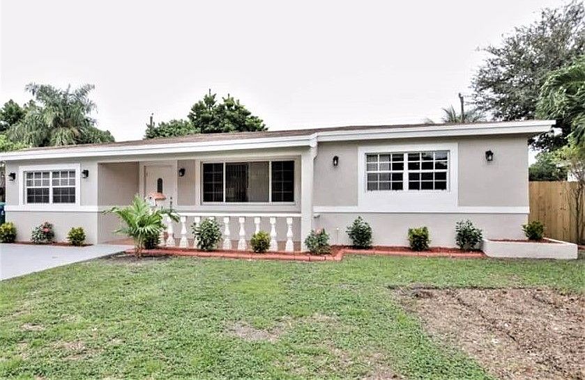 1st image of 2619 Bahama Dr