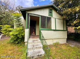 5242 Dodge Rd, Jacksonville, FL 32209