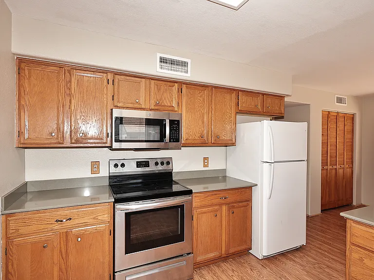 8935 W Windsor Ave — Photo 13