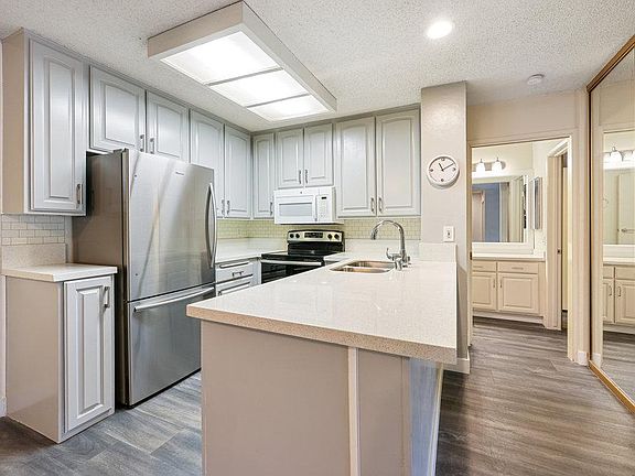 3rd image of 1775 Diamond St Unit 104
