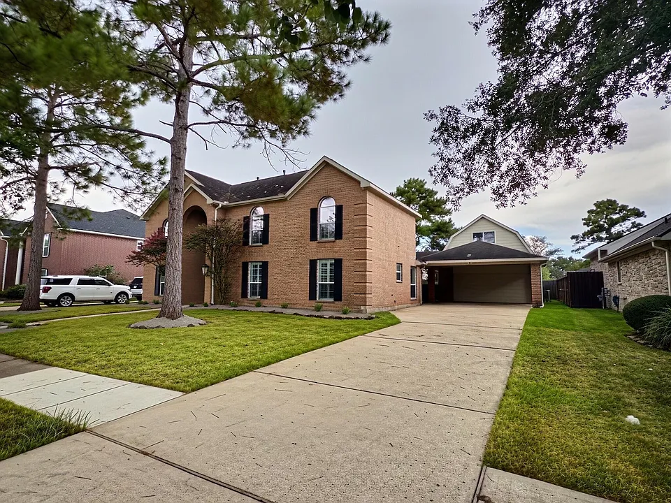 305 Oak Creek Ct