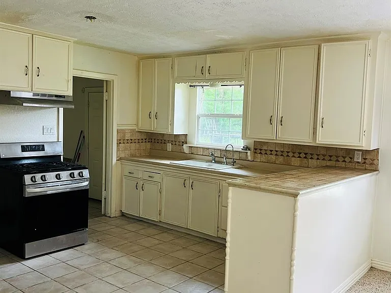 7018 Rook Blvd — Photo 3