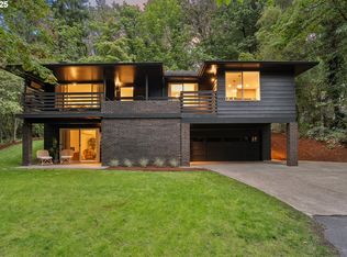 8475 SW Canyon Ln, Portland, OR 97225