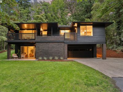 8475 SW Canyon Ln, Portland, OR, 97225