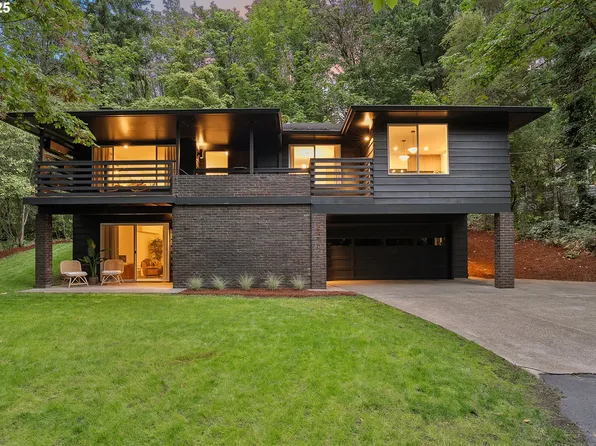 8475 SW Canyon Ln, Portland, OR 97225