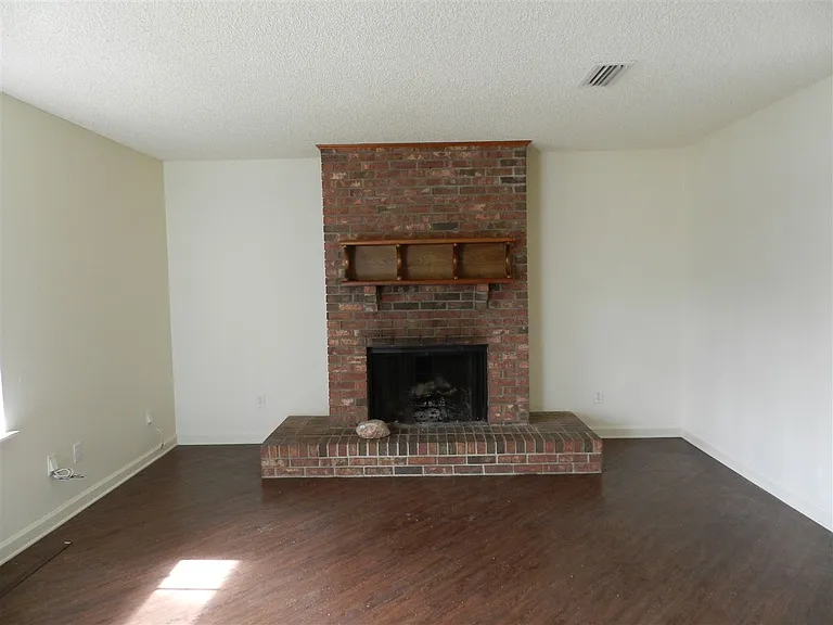 1516 W Tharpe St — Photo 6
